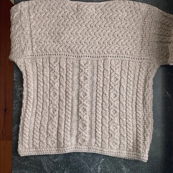 NWT Aran Cable Knit Sweater V-Neck Tan Women’s Size Medium (M) - Picture 5 of 16